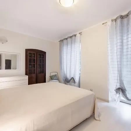 Nyaraló Louna By Interhome
