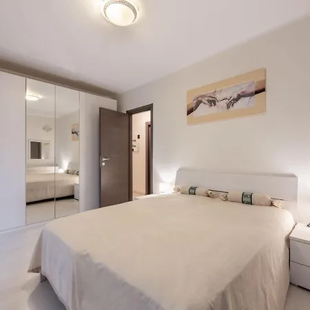 Louna By Interhome Semesterbostad Mergozzo